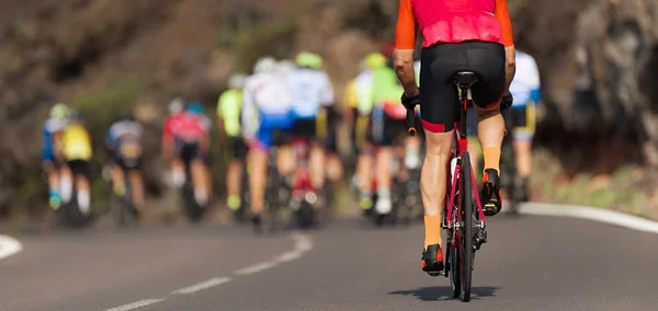 Competencia Ciclista Atletas Ciclistas Que Montan Una Carrera Alta Velocidad — Foto de Stock