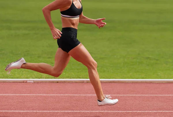 Kvinnlig Idrottsman Som Springer Stadion Spår Dynamisk Sprinter Stadion — Stockfoto