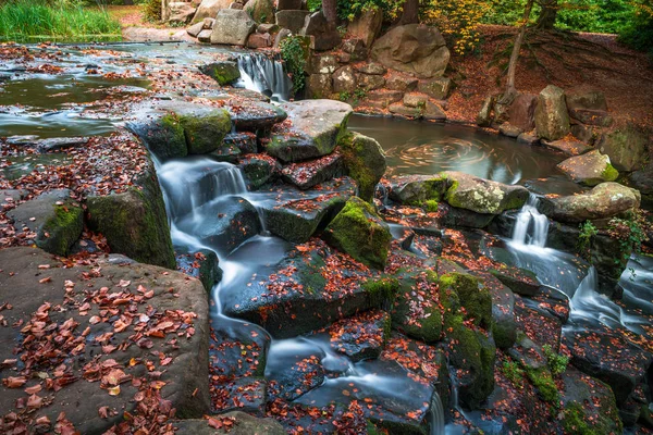 A cascade in Virginia Water, Surrey — Stock Photo, Image