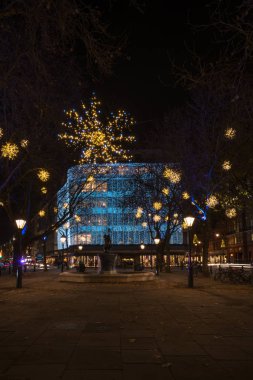 Noel ışıkları ekran Londra, İngiltere'de York Dükü aç