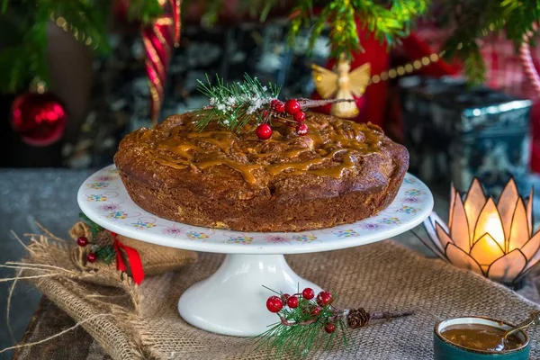 Caramel apple cake — Stock Photo, Image