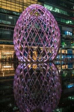 Canary Wharf Londra İngiltere'de kış ışıklar