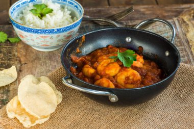 Karides curry ve pirinç