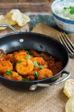 Karides curry ve pirinç