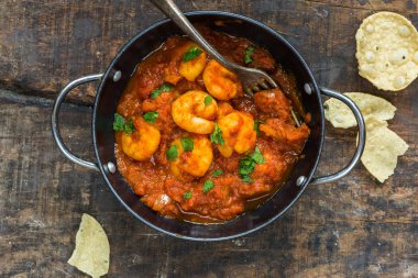 Karides curry ve pirinç