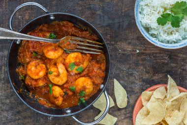 Karides curry ve pirinç