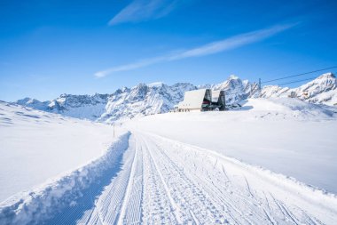 Kışın İtalyan Alpleri