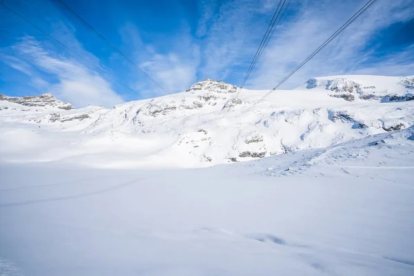 Italienska Alperna på vintern — Stockfoto