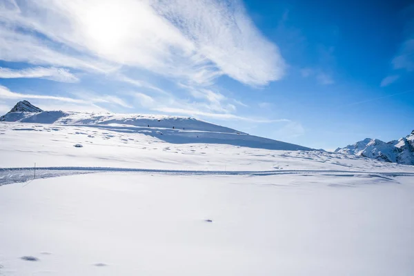 Italiaanse Alpen in de winter — Stockfoto