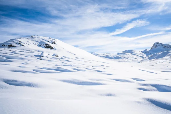 Итальянские Альпы зимой — стоковое фото