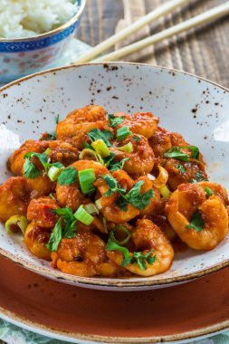 Sichuan usulü karides