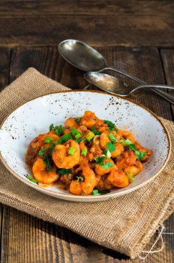 Sichuan usulü karides