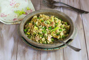 Pastırma, bezelye, pırasa risotto