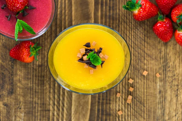 Mango e panna cotta alla fragola — Foto Stock