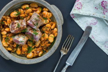 Fasulye ile kurutulmuş kuzu