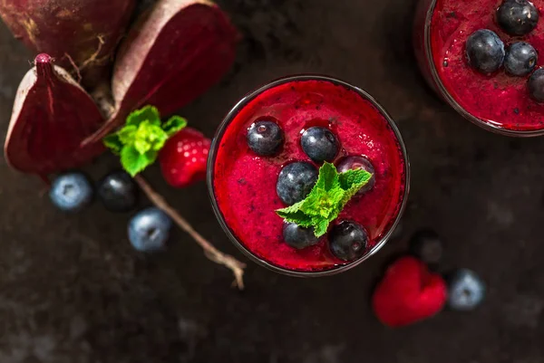 Pancar, apple, zencefil ve çilek güler yüzlü — Stok fotoğraf