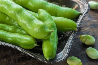 Taze geniş fasulye bakla - closeup seçici odak ile