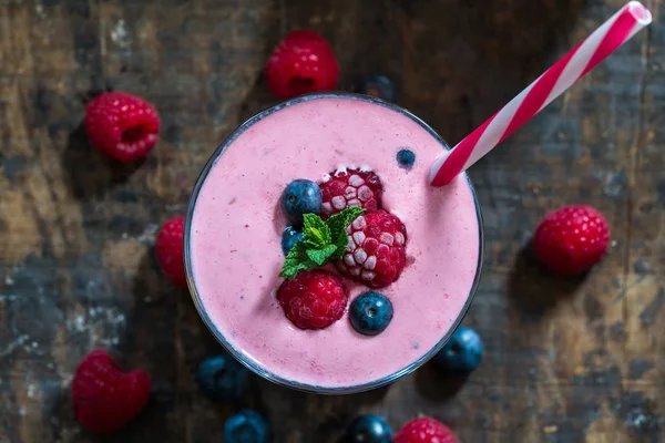 Hallon smoothie med yoghurt — Stockfoto