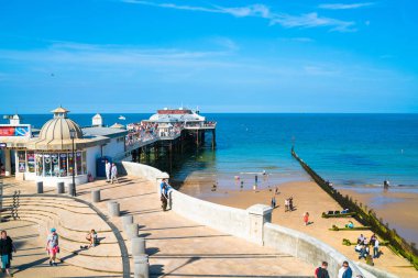 Cromer, Norfolk İngiltere'de sahilde iskele görünümü