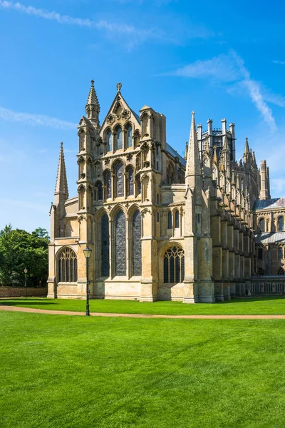 Una catedral en Ely, Cambridgeshire, Reino Unido — Foto de Stock