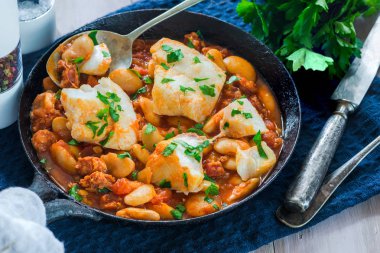 Cod ve chorizo güveç