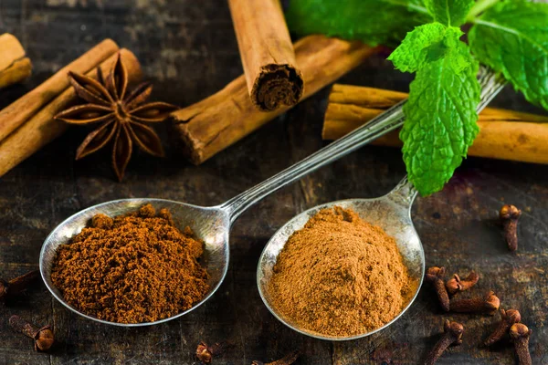 Baharat - tarçın ve karanfil