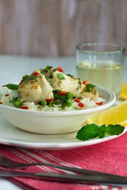 Hindistan cevizi köri cod yeşil fasulye ve pirinç ile