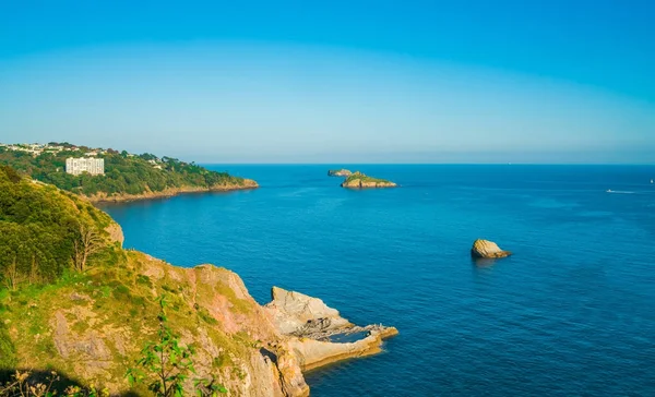 Tengerpart és a tengerre a Torquay, South Devon, Egyesült Királyság — Stock Fotó