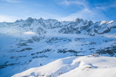 Kışın İtalyan Alpleri