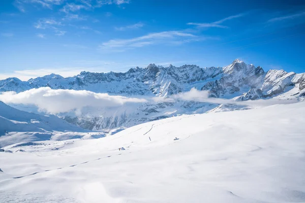 Alpes italianos no inverno — Fotografia de Stock