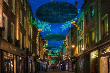 Noel ışıkları Carnaby Street, Londra İngiltere