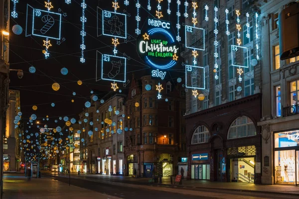 Luzes de Natal em Oxford Street, Londres, Reino Unido — Fotografia de Stock