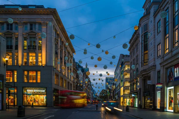 Luzes de Natal em Oxford Street, Londres, Reino Unido — Fotografia de Stock