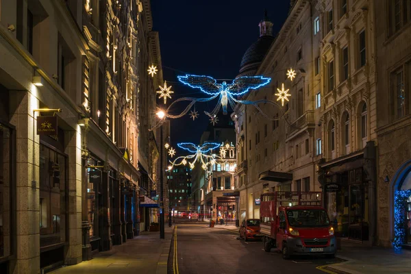 Karácsonyi díszek a Jermyn Street, London Uk — Stock Fotó