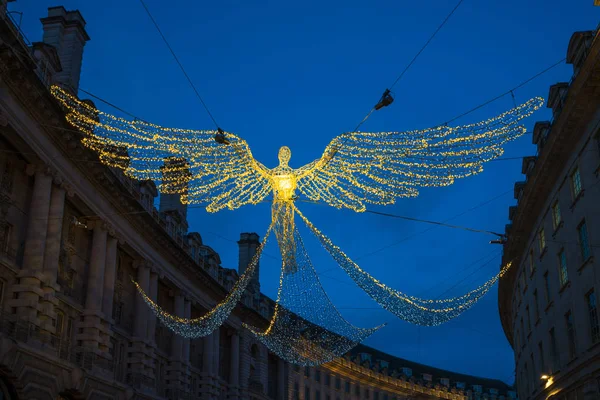 리 젠 트 거리에 있는 중앙 런던, 영국 크리스마스 장식 — 스톡 사진