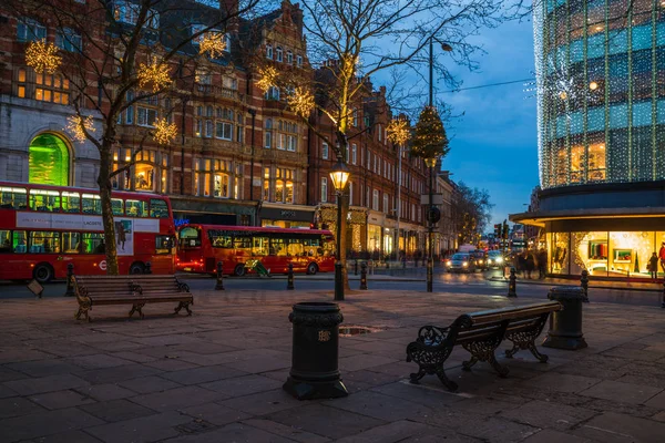 Decorações de luzes de Natal em Sloane Square, Londres Reino Unido — Fotografia de Stock
