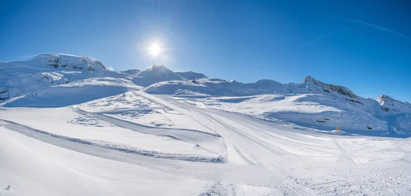 Italienska Alperna på vintern — Stockfoto