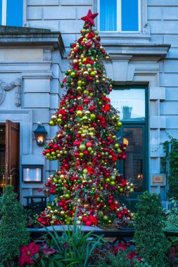 Noel ağacı Ivy Market, Covent Gard restoranda dışında