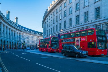 Piccadilly circus, Londra