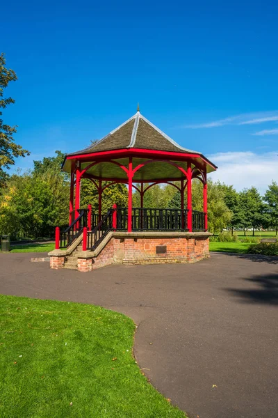 Bandet står i promenader i King 's Lynn, Norfolk, Storbritannien — Stockfoto