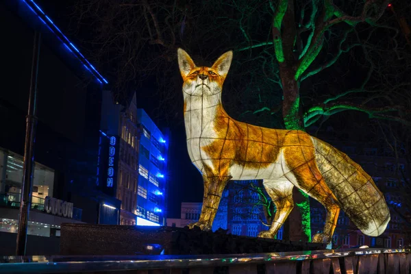 Konstinstallation av Jo Pocock och Lanter bolaget i Leicester Square — Stockfoto