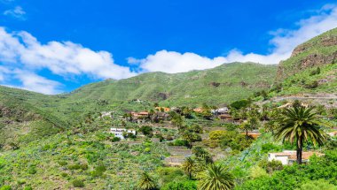 Geniş panoramik Tenerife Macizo de Teno dağlarında Masca Köyü