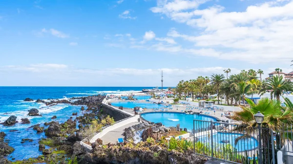 Piscinas de agua salada Lago Martianez en Puerto de la Cruz, Tenerife — Foto de Stock