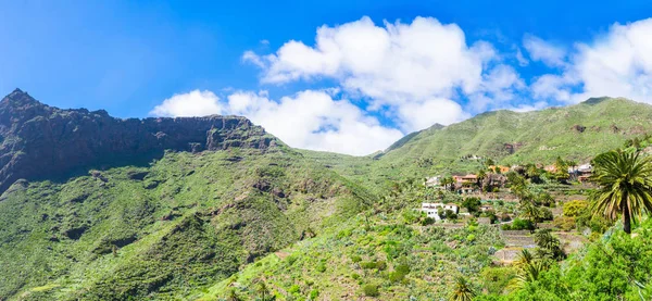 Geniş panoramik Tenerife Macizo de Teno dağlarında Masca Köyü