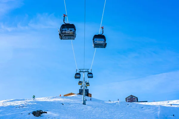 Grindelwald Suisse Janvier 2020 Les Skieurs Téléphérique Mannlichenbahn Rendent Sommet — Photo