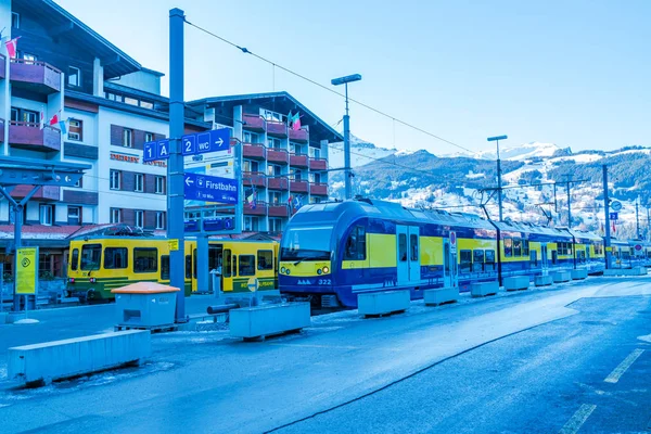 Grindelwald Suíça Janeiro 2020 Estação Trem Grindelwald Com Passageiro Esperando — Fotografia de Stock