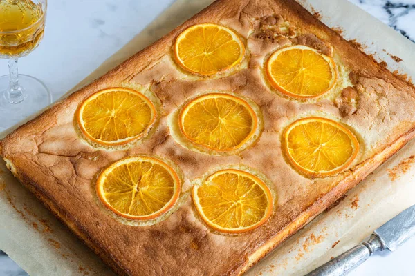 Zitruskuchen Mit Orangenscheiben Dekoriert — Stockfoto