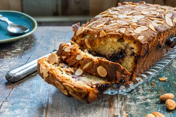 Torta Marmo Ciliegie Mandorle — Foto Stock