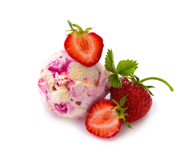 Παγωτό Φράουλα με φρούτα σε λευκό φόντο — Φωτογραφία Αρχείου