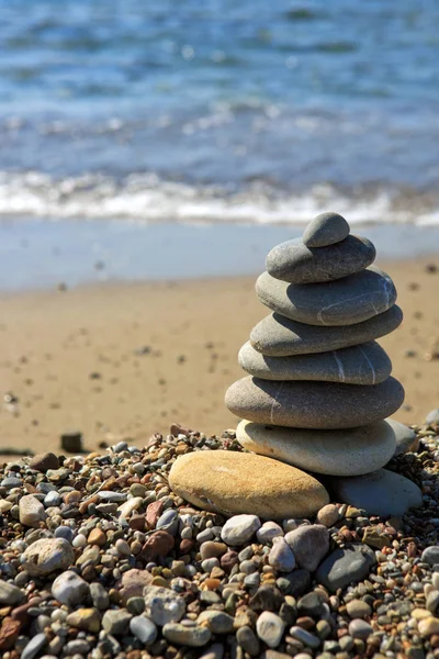 Spa stones balance on beach. — Stock Photo, Image